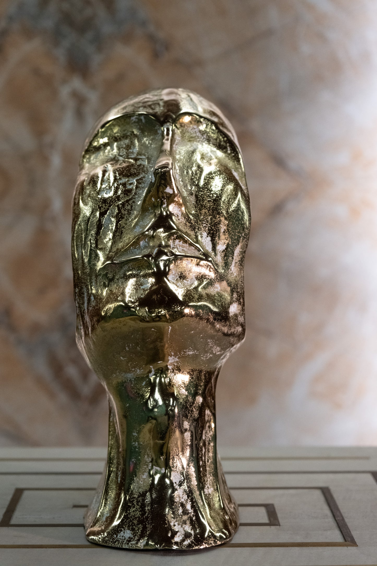 Gold Abstract Face Sculpture – Luxe Artistic Home Décor Accent
